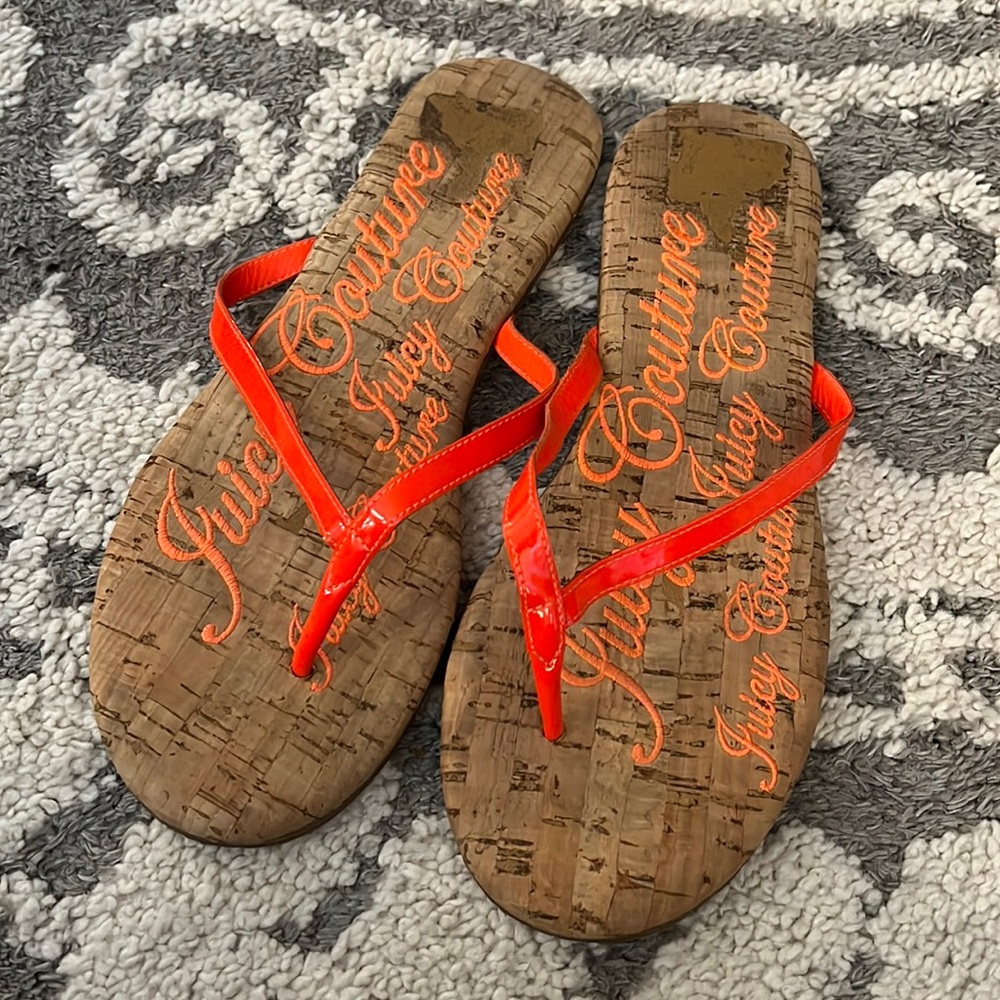 Juicy Couture (early 2000s) flip flops, cork and neon orange, size 8 EUC! Y2K!